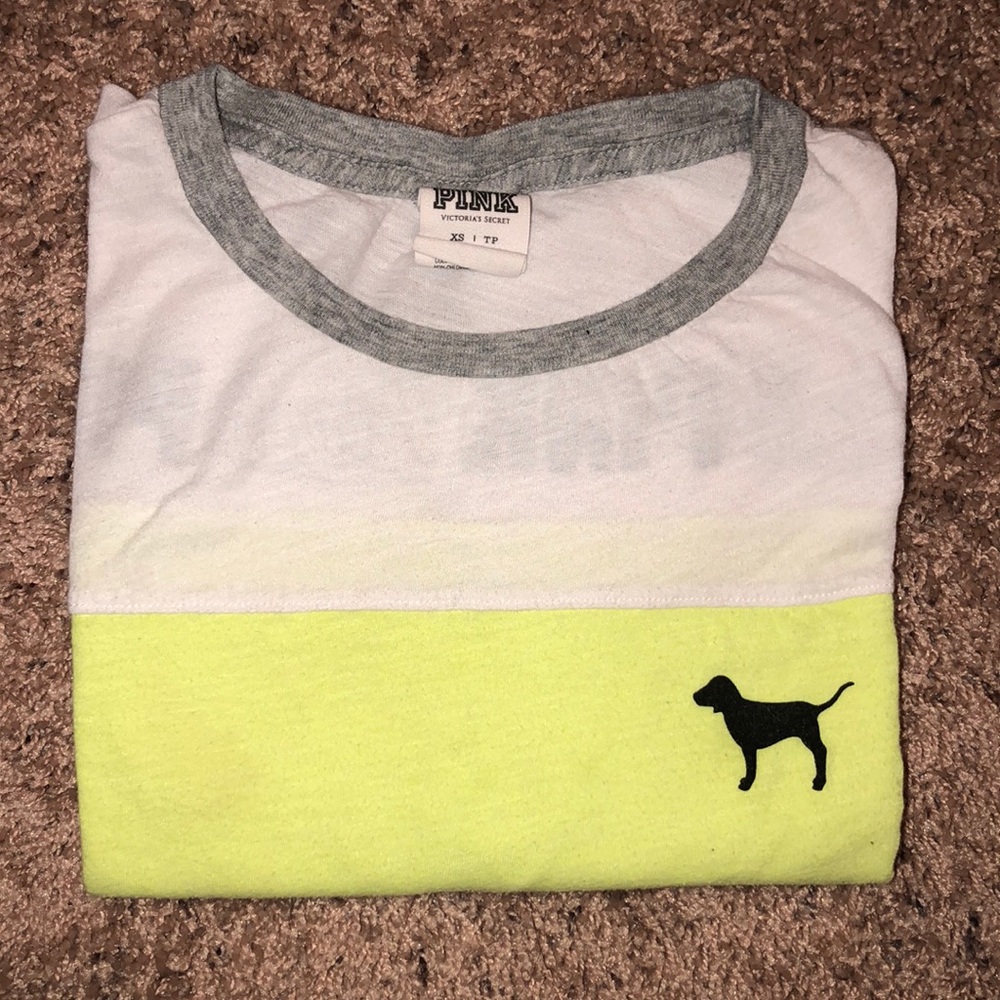 pink t-shirt